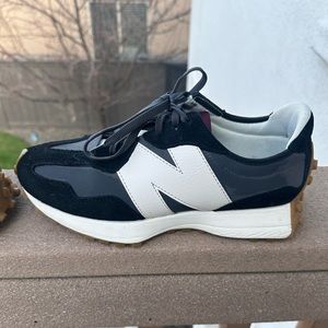 New Balance 327